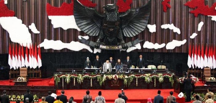 Membaca Isyarat Rungkad Dari Istana