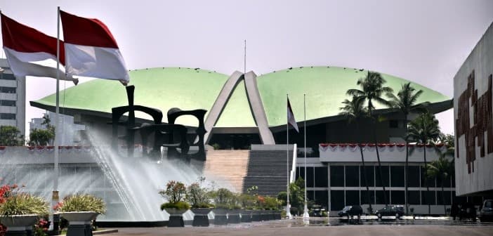 Mempertimbangkan Gelombang Gagasan Untuk Mengembalikan MPR sebagai Lembaga Tertinggi Negara