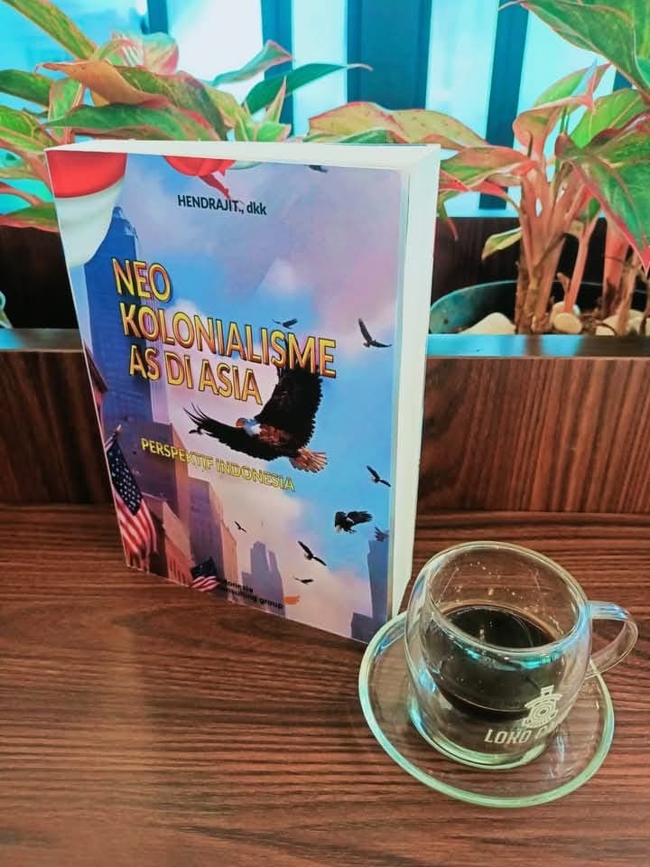 Sampul buku Geopolitik: Pisau Bedah Untuk Membuka Apa Yang Ingin Diungkap Sejarah.